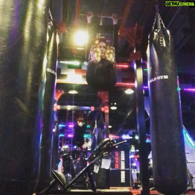 Eugenie Liu - 2.4K Likes - 自己🏋🏻♀️飛呀🕊
真想長出一對翅膀🙌🏻想飛去哪就去哪~
如果可以⋯想馬上飛去一個滿天星星又有海浪聲的地方,安安靜靜放空發呆,享受被海風吹拂的感覺💫🌌🌊你們呢?😊✨☄️#puma #pumatw #pumaampxt