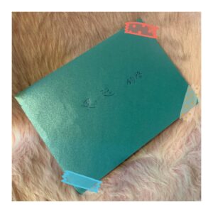 Eugenie Liu Instagram - 謝謝公司🍰
謝謝我親愛的劇組🎬
謝謝我的男主角我愛你🎂
謝謝阿甘我更愛你～可是～🍭

謝謝我的家人們🎁

#超感應學園 #🎬 #happybirthday