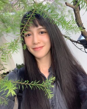 Eugenie Liu Instagram - 淬鍊後的樣貌 更貼近平凡🧍‍♀️
像是小精靈 換上了隱形的翅膀🧚‍♂️