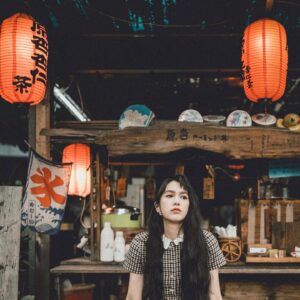 Eugenie Liu Instagram - 倒數了聖誕節🎄
㊗️在遠方的你 在身邊的你 在何方的你🏮
朋友們 節日快樂✌🏻

Hairstyle @_ssss816
Makeup @clairechengmakeup 
Fashion @majeparis  #maje
Photographer @autumnscope
#backtofun 
#awaywithmaje 
#majefw21