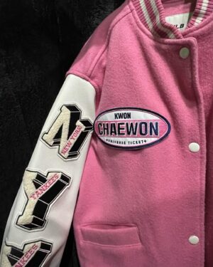 Eun Chae Instagram - 안녕하세요 권채원입니다.
지금까지 유니버스 티켓 권채원을 응원해 주신 모든 분들께 정말 감사드립니다.
첫 서바이벌 도전이라 부족한 모습, 아쉬운 모습을 많이 보여드린 거 같은데 스스로 무너질 때마다 저를 믿고 기다려주신 모든 분들의 응원 덕분에 포기하지 않고 계속 달릴 수 있었던 거 같아요.
제 유니버스 티켓 도전은 여기서 멈추게 되었지만 방송을 통해 배우고 느낀 것들 절대 잊지 않고 계속해서 성장하고 도전하는 채원이가 될게요.
과분한 사랑과 응원 아낌없이 주셔서 정말 감사합니다.
제 이름 세 글자 권채원으로 인사드릴 수 있어서,
다시 무대에 설 수 있어서 정말 행복한 순간들이었습니다. 저를 응원해 주신 모든 분들에게 앞으로 빛나는 날들만 가득하길 바라며 저 채원이는 더 좋은 모습으로 인사드릴게요. 
감사합니다.