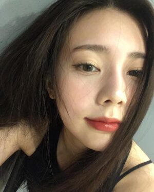 Eun Chae Instagram - 11월도 힘내쟈요👊🏻