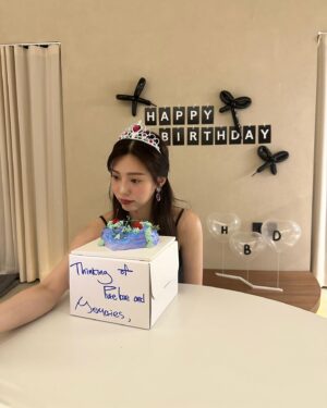 Eun Chae Instagram - 나의 날!🎁🎉❤️
생일 축하해 주셔서 감사합니다🤭