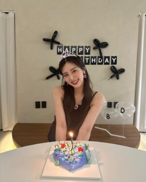 Eun Chae Instagram - 나의 날!🎁🎉❤️
생일 축하해 주셔서 감사합니다🤭