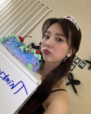 Eun Chae Instagram - 나의 날!🎁🎉❤️
생일 축하해 주셔서 감사합니다🤭