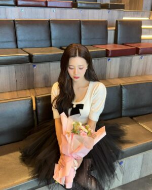 Eun Chae Instagram - 240309 Blooming Day 🌼
예쁘고 따뜻한 봄을 선물해 줘서 고마워요 💛🤍💛