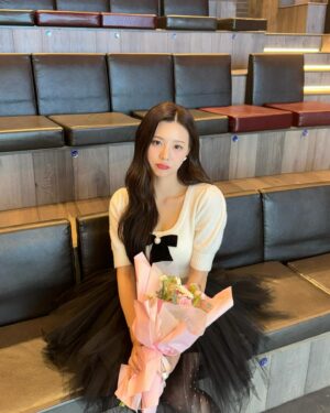 Eun Chae Instagram - 240309 Blooming Day 🌼
예쁘고 따뜻한 봄을 선물해 줘서 고마워요 💛🤍💛