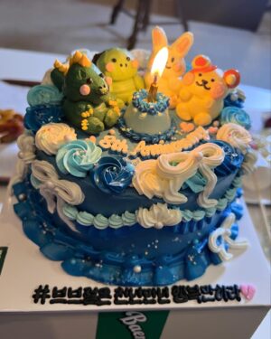 Eun Ji Instagram - 쌀밥이랑 함께한 8주년 축하하기! 호호💝 
(라렌아.... 넘 부담스럽네?🤭🥰)