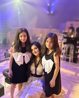 Eva Ariel Binder Instagram - Some of my favorite highlights of last nights Extraction 2 Premiere! Thank you so much @netflix and @agbofilms for @agbofilms for inviting me! The movie was PHENOMENAL!!! I had such a great time, and met so many cool people! Great job everyone at @imncreative the sound was amazing :) @pit_shepherds_palace @karolinanewall @mark.binder @adam_bessa @chrishemsworth @maximilianpiazza @nakedmoleratenthusiast @jocelyn_biga  #extraxtion2