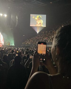 Eva Ariel Binder Instagram - I had the most MAGICAL MYSTICAL NIGHT at the Trilogy Tour at the Kia Forum. OH MY GOD. AHHHHH anyway :) I LOVE YOU MELANIE!!!!!! #crybaby #trilogytour #melaniemartinez #k12 #portals #kiaforum #tour #concert @littlebodybigheart … ignore my screaming lol