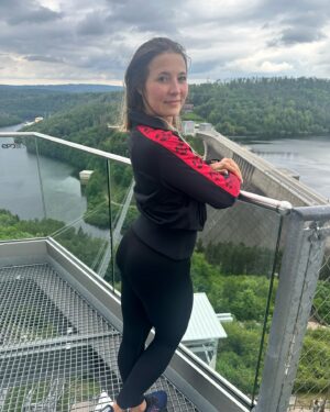 Eva Habermann Instagram - Wir sind bei Harzdrenalin 😃

#harzdrenalin #harz #power #girl #nature #actress #evahabermann #picoftheday #photooftheday 

@annaschubertsport