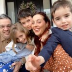 Eva Amurri Martino Instagram - Hope you and your chickadees had a very hoppy Easter! 🐰🍭🐣☺️ Swipe all the way to see which kid is getting a visit from the Easter bunny and the tooth fairy in one day! 🤪🤣 #happyeaster #easterbunny #familytime #makingmemories #momlife #eastersunday