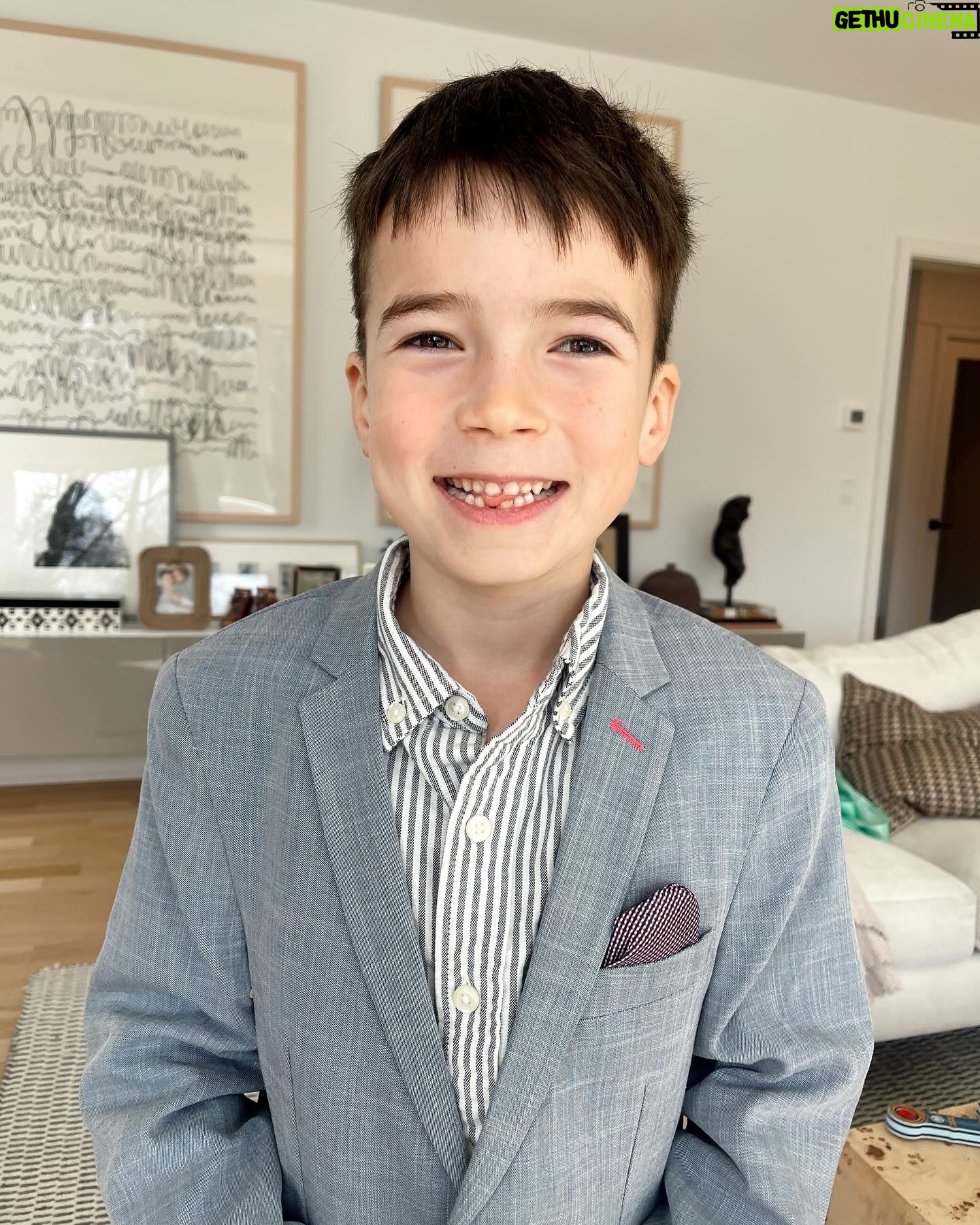 Eva Amurri Martino Instagram - Hope you and your chickadees had a very hoppy Easter! π°ππ£βΊοΈ Swipe all the way to see which kid is getting a visit from the Easter bunny and the tooth fairy in one day! π€ͺπ€£ #happyeaster #easterbunny #familytime #makingmemories #momlife #eastersunday