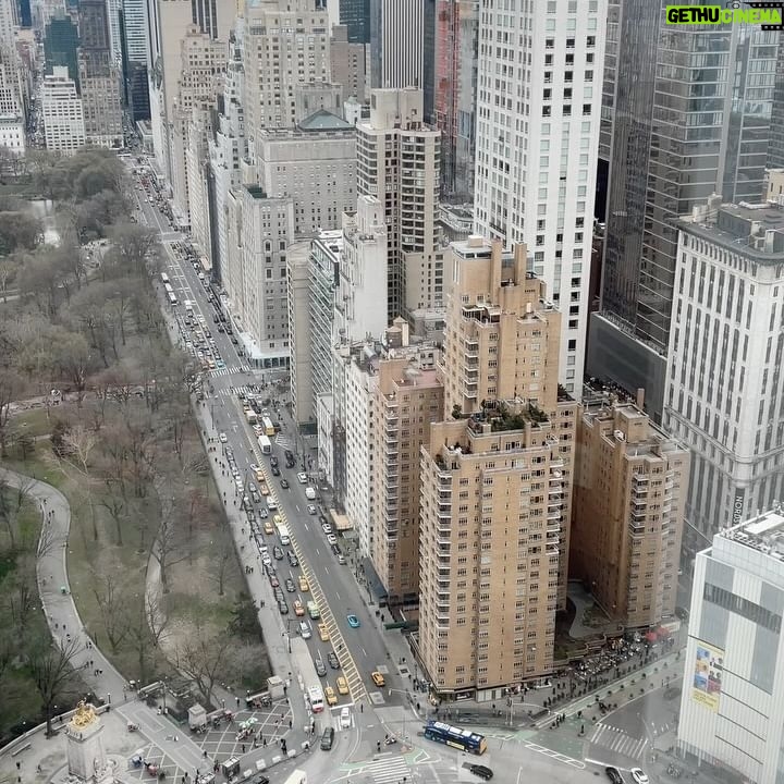 Eva Amurri Martino Instagram - In fifty years or so It’s gonna change, you know But, oh, it’s heaven Nowadays ✨🏙️❤️🍎 #weekendrecap #nycfood #chicagobroadway #arianamadix #mandarinoriental #nycweekend #weekendgetaway #staycation