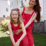 Eva Amurri Martino Instagram - Sometimes all you need for a fresh perspective is a Sunny Day ✔️ A Good Night’s Sleep ✔️ A Little Color ✔️ and a Laugh With Your Bestie ✔️✔️✔️✔️♥️🥹🥰 Grateful that the universe gave me a forever best friend in this sweet girl. 📷: @juliadags Mother daughter, summer style, red, linen, linen separates, kid style, mommy and me, mother daughter matching, Connecticut, Westport CT