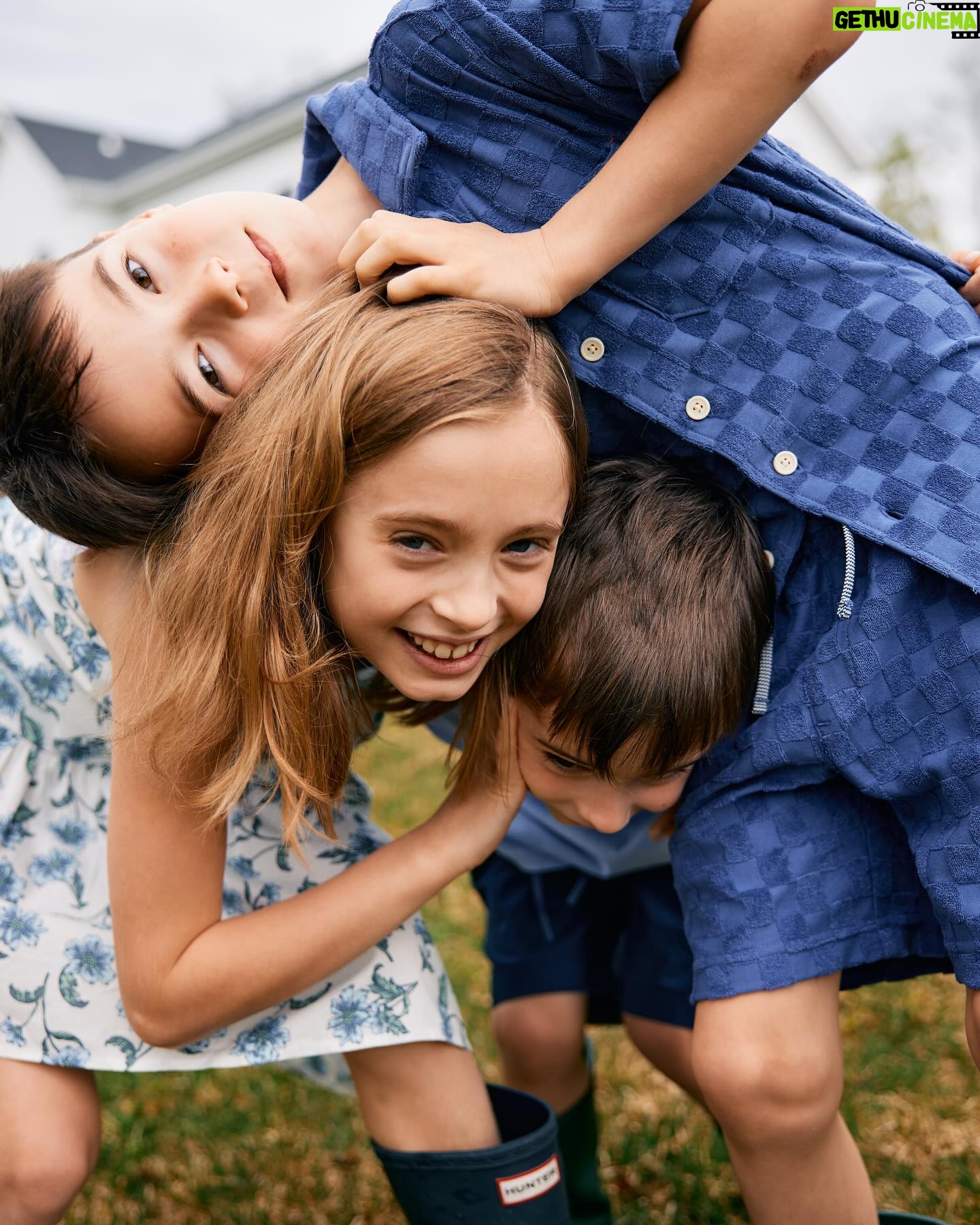 Eva Amurri Martino Instagram - Ok, Summer, we’re ready!!! ☀️💙 Today on Happily Eva After, I have a roundup of my favorite summer style pieces for kids in every price point. Some are even on sale! What I will never be ready for, however, is how big all three kiddos are looking all of a sudden 🥹 When these three were babies all I wanted was for time to speed up so I could talk and interact with them…now all I want to do is shrink them down so I can carry them around in my pockets forever. Fully committed to living this summer up to its fullest! 📷: @juliadags