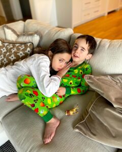 Eva Amurri Martino Instagram - In fifty years or so It’s gonna change, you know But, oh, it’s heaven Nowadays ✨🏙️❤️🍎 #weekendrecap #nycfood #chicagobroadway #arianamadix #mandarinoriental #nycweekend #weekendgetaway #staycation