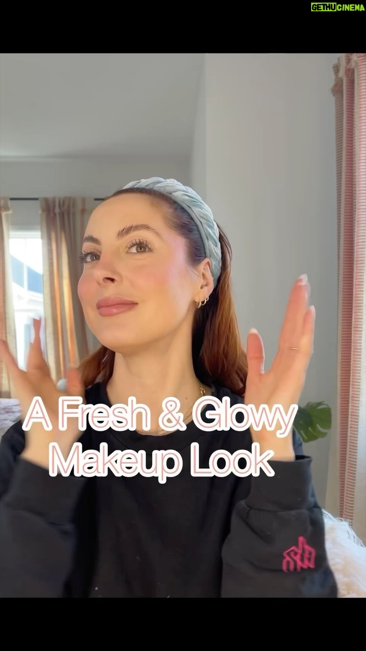 Eva Amurri Martino Instagram - Get that β¨G L O Wβ¨π IG will probably tell me this video is too long to be cool, but Iβm still of the old school belief system that more information is better πππ»ππ #easymakeup #glowy #glowup #perfectskin #makeuptutorial #momlife #makeuptrends