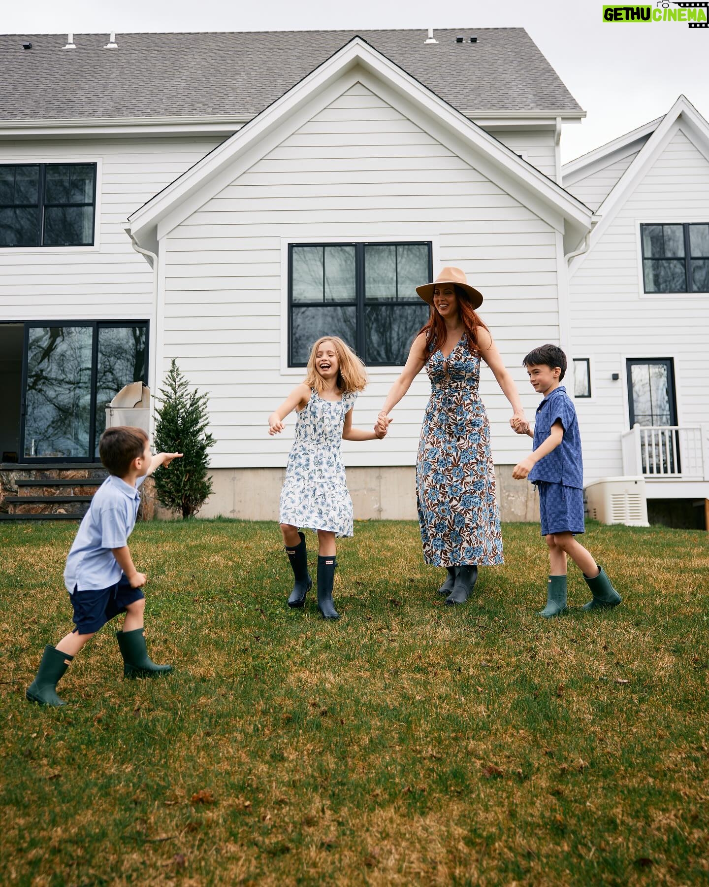 Eva Amurri Martino Instagram - Ok, Summer, we’re ready!!! ☀️💙 Today on Happily Eva After, I have a roundup of my favorite summer style pieces for kids in every price point. Some are even on sale! What I will never be ready for, however, is how big all three kiddos are looking all of a sudden 🥹 When these three were babies all I wanted was for time to speed up so I could talk and interact with them…now all I want to do is shrink them down so I can carry them around in my pockets forever. Fully committed to living this summer up to its fullest! 📷: @juliadags