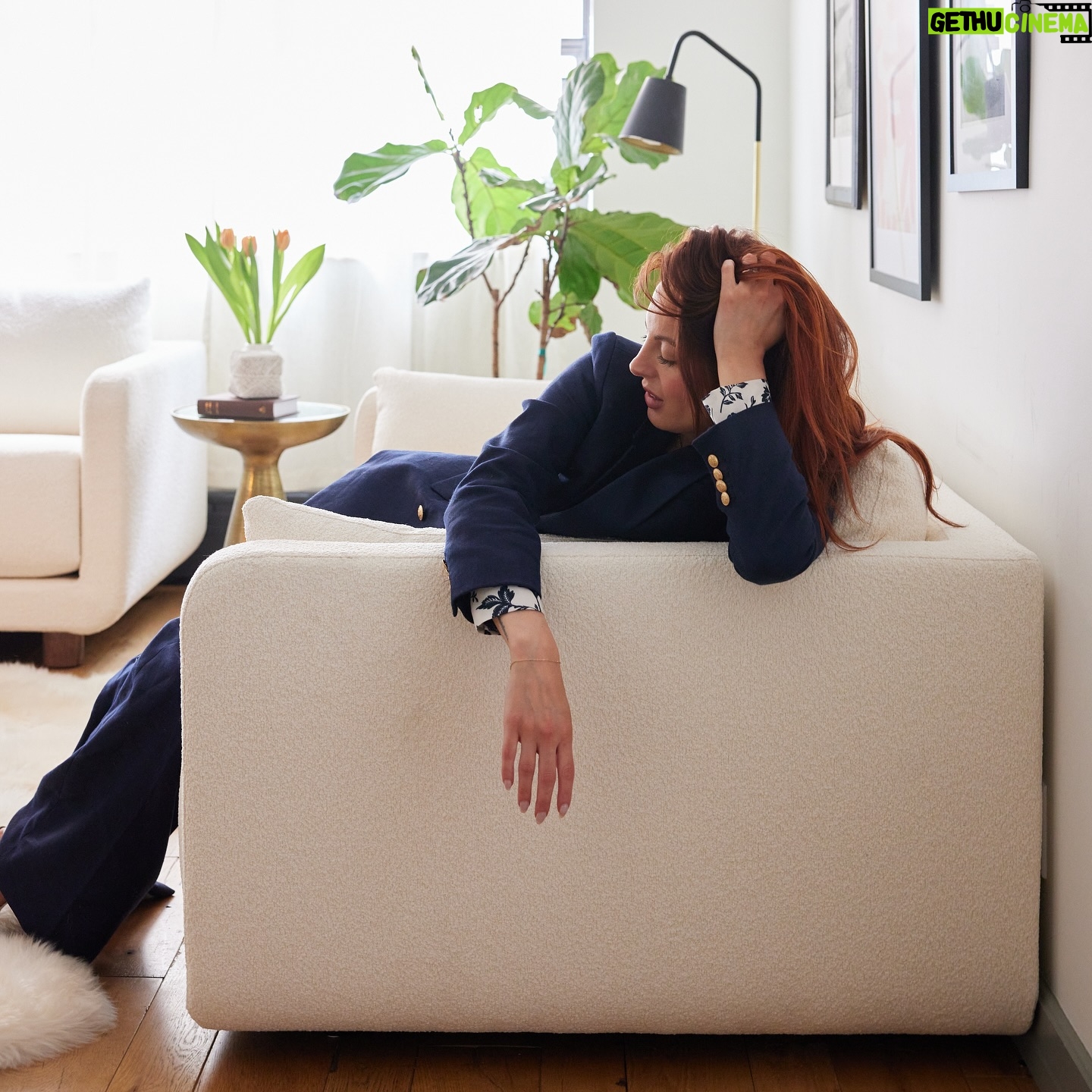 Eva Amurri Martino Instagram - Happily Eva After x @benchmademodern : a furniture collection with curve appeal 😜🥳🙌🏻 This 18-piece seating collection features beautiful, custom, Made-In-The-USA furniture pieces that are delivered to you in weeks. I’ve always believed design should be both beautiful and functional – a philosophy I share with BenchMade Modern. Their commitment to creating high-quality, versatile pieces for today’s homes perfectly complements my vision. Together, we’re thrilled to introduce a collection designed with you, the modern family, in mind. The result? A beautifully modern furniture collection, crafted with love and a dedication to exceptional quality. More on this partnership on HappilyEvaAfter.com today! 📷: @juliadags Furniture, contemporary furniture, made in the USA, family room, living room design, living room inspo, performance fabrics, performance furniture, blogger style