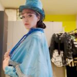 Eva Burešová Instagram – Mezitím co diváci už koukají na začátek muzikálu Dracula , já se dochystávám do kostýmu ❤️