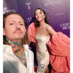 Eva Burešová Instagram - @ceny_andel Děkujeme za pozvání. Pro mě to byla premiéra a moc jsem si ji užila. Potkat tolik skvělých umělců na jednom místě a ještě si propovídat noc je zážitek :) Díky ! Díky @zlatastolarikova_stylist za šaty 🔥 @bold_studio_prg za šperky 🔥 @viktoreniak make-up/vlasy 🔥 #walkingdisaster #510