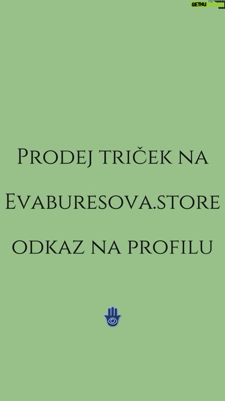 Eva Burešová Instagram - Ahoj! Včera spousta z vás na naši autogramiádě měla kousek z mého merche a já mám obrovskou radost, že se vám tak krásně nosí a tolik vám sluší. Vždycky je to masakr, když to vymýšlíme a mám doma první kousky a pak fakt vidím někoho, kdo to má na sobě , mám pořád tendenci to na vás kontrolovat, jestli je všechno v pořádku 😀❤️ Děkuji. Dneska jsem si na sebe teda taky jedno triko vzala. Kdo z vás má zrovna tohle ? 🪬