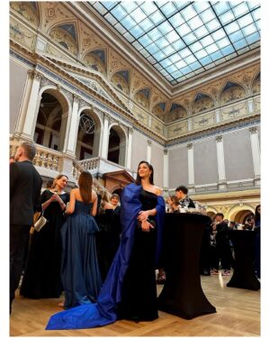 Eva Burešová Instagram - Československá račice na Českém lvu 🪬❤️

@gismondi1754_prague 
@svatebni.centrum.adina 
@viktoreniak 
@zlatastolarikova_stylist
@thedressprague