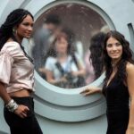 Eva Decastelo Instagram - Rok 2005 - tiskovka k novému pořadu TV Nova🙈 To už je let. Ale s @lejla_abbasova_official jsme si zůstaly❤️ Mimochodem mám tu pamětníky, kteří se dívali?