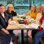 Eva Decastelo Instagram - Dnešní pozvání na večeři od @fuze.praha se nedalo odmítnout. Společně strávené 4 hodiny u fantastického jídla. Děkujeme moc a určitě přijdeme moc rády znovu🫶 #fuzepraha #pozvani #spoluprace #pratelstvi #drbny #ivahuttnerova #danabatulkova #reginarandova #martinapreissova #evadecastelo