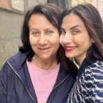 Eva Decastelo Instagram – Poslední roky, kdykoli to jde, cestujeme s mamkou. Ideálně krátké výlety po Evropě na pár dní. Tentokrát jsme vyrazily do Madridu a já využila krásné spolupráce s @orsay , abych mamku i sebe oblékla do jarní kolekce. Přeci jen, bylo tu tepleji než v Praze✌️ Nachodily jsme celkem 112km a já vystřídala 6 outfitů. Děkuju, že mám tak boží práci 🎉🎉🎉🎉 a tak krásné spolupráce. #spoluprace #orsay #fashion #ootd #ootdfashion #vylet #trip #madrid #spain #travel #photooftheday #photography