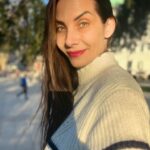 Eva Decastelo Instagram - V Madridu. Rtěnka, řasenka, sluníčko a jdu. Jak málo stačí, když je člověk štastný. #stastna #happy #madrid #vylet #travel #story