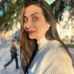 Eva Decastelo Instagram - V Madridu. Rtěnka, řasenka, sluníčko a jdu. Jak málo stačí, když je člověk štastný. #stastna #happy #madrid #vylet #travel #story