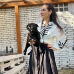 Eva Decastelo Instagram - Naše mopsinka Elinka(říkáme jí Buřtíčku❤️) Nedokážu si život bez psího parťáka představit. A co vy? Jste psí nebo kočičí člověk?