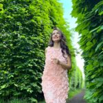 Eva Decastelo Instagram - Holky, musím vám něco ukázat! Tyhle jemně růžové šaty od @Orsay jsou úžasné na každou příležitost! A navíc, s kódem LOVE máte stále 20 % slevu! Tak co na ně říkáte? 💕 #spoluprace #orsaycz #orsay #růžovéšaty #slevovýkódlove #móda #dárek #krásné #radost #stylové #denmatek #příležitost #romantickéšaty #romantickesaty #slevovykod #slevy #jarnimoda #fashion