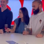 Eva Decastelo Instagram - Díky Vám, jsme vybrali 271 089kč na @doniocz a tím jsme mohli pro malou Viktorku s SMA pořídit nový elektrický vozík, který ji naprosto změní kvalitu života! ♥️ Jsem neskutečně vděčni za to, že jsme s @decasteloeva mohli být patroni toho to příběhu, který má šťastný konec ♥️ Já jsem s @gizmaniacz vymyslel jako bonus něco i pro staršího brášku Sašu, který nás při prvním setkání dostal, když na otázku “co by sis přál od Ježíška na Vánoce” odpověděl “aby byla Viktorka zdravá..” 🥺 Ještě jednou děkuji všem co přispěli, nebo při nejmenším tento příběh či sbírku sdíleli, protože i díky vám jsme to DOKÁZALI ♥️