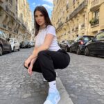 Eva Ducci Instagram - 👟💙 JEU CONCOURS @restocks 👟💙 GAGNEZ une paire d’Air Jordan 1 Low Ice Blue dans votre pointure ! 🧊 (celle que je porte) COMMENT JOUER: 1. Aimez cette publication 2. Suivez @restocks & @evaducci 3. Taguez 2 amis et commentez votre taille EU 🌠 BONUS : partagez en story et taguez @restocks Les gagnants seront tirés au sort et contactés personnellement par @restocks le 17 avril ! Vous devez suivre toutes les étapes ci-dessus pour être admissible. Vous pouvez commenter aussi souvent que vous le souhaitez pour avoir plus de chance. Bonne chance! 🍀 #restocks #Giveaway #Sneakers #AirJordan