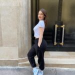 Eva Ducci Instagram - 👟💙 JEU CONCOURS @restocks 👟💙 GAGNEZ une paire d’Air Jordan 1 Low Ice Blue dans votre pointure ! 🧊 (celle que je porte) COMMENT JOUER: 1. Aimez cette publication 2. Suivez @restocks & @evaducci 3. Taguez 2 amis et commentez votre taille EU 🌠 BONUS : partagez en story et taguez @restocks Les gagnants seront tirés au sort et contactés personnellement par @restocks le 17 avril ! Vous devez suivre toutes les étapes ci-dessus pour être admissible. Vous pouvez commenter aussi souvent que vous le souhaitez pour avoir plus de chance. Bonne chance! 🍀 #restocks #Giveaway #Sneakers #AirJordan