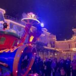 Eva Ducci Instagram – DISNEY🎄❤️ 🍭🩵🍿✨ (j’ai vu Loki je peux mourir en paix…👼🏼)

.

#disney #disneyland #lokidisneylandparis #loki #lokijetaime #love #happy #christmas