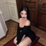 Eva Ducci Instagram – 🩸🖤🧛🏻‍♀️🥀💀 qui veut que je goutte son sang?