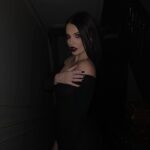 Eva Ducci Instagram - 🩸🖤🧛🏻‍♀️🥀💀 qui veut que je goutte son sang?