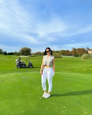 Eva Ducci Instagram - Une belle journée au golf⛳️💚🍀