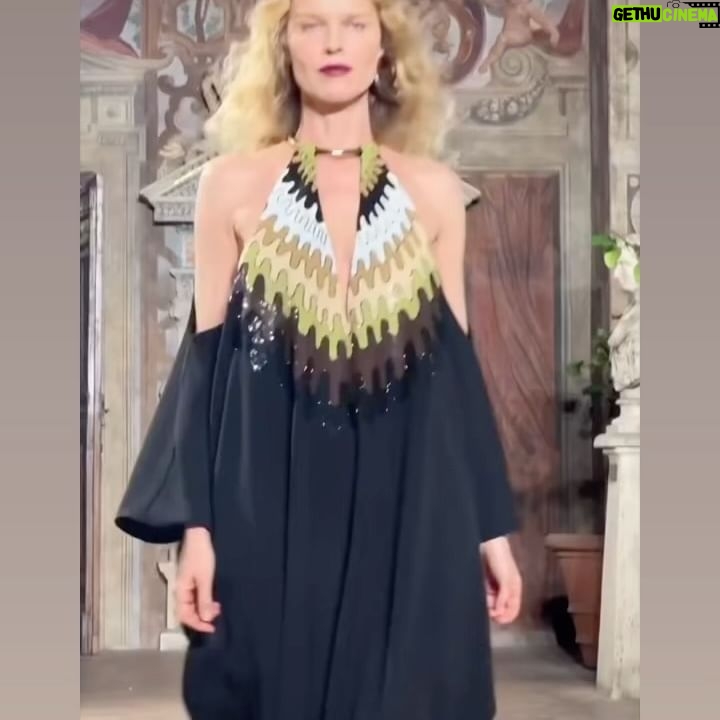 Eva Herzigová Instagram - @pucci by @camillemiceli Such a joyful elegant show. Thank you! @piergiorgio @kjeldgaard1