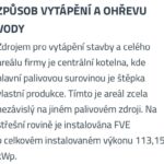 Eva Holubová Instagram - Kampan vrcholi a priostruje, a ja jedu hrat na Slovensko a projizdim krajem, kde jsme byli minuly tyden na vyjezdu s @holu_ad a @holu_ka . A uz si pobrukuju “Horenka Chabova kebys bola moja”. Ty silne pozitivni zazitky mi nakazuji opustit posledni predvolebni plivanice a strkanice. Chci vas seznamovat s misty, ktera na mne zapusobila, potvrdila mou lasku k zivotu a viru v lidskou pospolitost. KLOBOUCKÁ LESNÍ sro. Jeji administrativni budova by mela patrit mezi divy sveta. A patri, aspon toho naseho, maleho, moravskoceskeho. Najdete si na internetu, maji krasne stranky. Maji lesy, maji drevo, maji napady, maji odvahu, maji stroje. Vyrobi vam domecek, ktery se da slozit a zase rozlozit kdekoliv je potreba. Nedelam reklamu, oni ji nepotrebuji, maji dost poptavek. Ani to neni placene partnerstvi, i kdyz s Partnerstvim to souvisi. S Nadaci Partnerstvi- Společně pro lidi a prirodu. Tahle nadace pomaha lidem, kteri chteji vracet do krajiny zelen, vodni plochy, atd. schanet granty z EU. Ale ma i jine projekty, hodne ty osvetove a vzdelavaci. Podivejte se na jejich stranky. Mirek Kundrata (strategicky reditel nadace) a jeho zena Alenka jsou lide, u nichz mate pocit, ze je znate od nepaměti, je vam s nimi dobre, jako na horach , v lese nebo u more..proste jako kdyz jste v prirode. Jsem stastna, ze nas zavezli do Kloboucke lesni sro. Videt pohromade vyrobni podnik, ktery prosperuje, tedy VYDELAVA, ktery funguje na udrzitelnych zdrojích a ktery ma aminiszrativni a spolecenskou budovu srovnatelnou s krasou kterehokoliv z divu Sveta. Jsem rada, ze jsem poznala Vojtu Dorňáka, letos nominovaneho na cenu Josefa Vavrouska. Je treba se obklopovat krasou, je treba se obklopovat pozitivnimi lidmi, je treba s nimi spolupracovat ci se od nich inspirovat. ❤️🙏😂✌🏻🕊🇨🇿👍🏿👏🏿