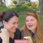 Eva Kramerová Instagram - Koložvár na krku ?! 😭 Nevadí ! Môže to byť láska 😂💗 ⚡️NOVÝ DIEL JE VONKU ⚡️ Pokračovanie skvelej témy : čo som si myslela keď som prvý krát uvidela svojho partnera ❤️‍🔥🚑🫰😉