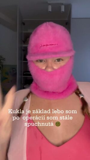Eva Kramerová Instagram - 💗Valentínsky fitcheck na vyberanie stehov 😀🩷🧵🪡#fitchceck#poliklinikaruzinov
Prajem vám krásny deň pusinky, content ktorý dokážem robiť je obmedzený 😀 ale snažila som sa 🌸💗
No a dnes je ten Valentín tak si normálne sami sebe doprajte nejakú radosť ok ? OK ! 🫰