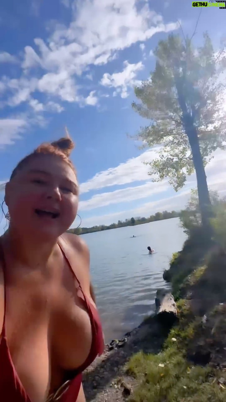 Eva Kramerová Instagram - Takto začala moja nedeľa 🩷✨ Hovorím si, že idem skúšať všetko čo som doteraz nevyskúšala ✨Dnes to je Otužovačka 🥴 Vy si idete toto ?