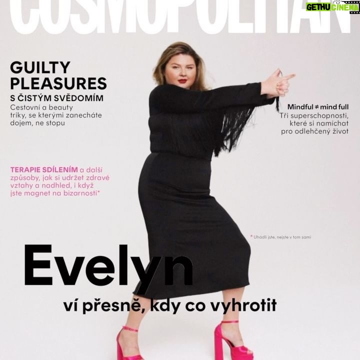 Eva Kramerová Instagram - Už jen pár dní najdete na stáncích dubnový COSMOPOLITAN s @evelynjefresh na obálce. Check it out! cover🌟: @evelynjefresh video: @marekjarkovsky styling: @lenkakermes a @barbora.havlikova make-up a vlasy: @ivanatoky produkce: @ivonka1401 — #CosmopolitanCZ #CosmoCZ