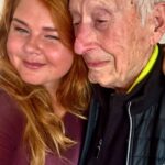 Eva Kramerová Instagram – 💫 Máj je tu 🌸 my s Dedkom Vám prajeme aby ste ho mali nádherný a plný lásky ⚡️❤️‍🔥🙂‍↔️
Dedko sa nerád fotí ale zas čo by pre mňa nespravil … aj to je prejav lásky (verím tomu 😀 – ja som s ním zas čakala na kožnom 3 hodiny (pocitovo tri tisícročia)
A taký reminder : prejav lásky nie je len že dostanete kompliment, kvety, hodiny, uvarenú večeru ale aj také  prekonanie seba kvôli uľahčeniu/sprijemneniu obyčajných rutinných záležitosti pre toho druhého môže veľa znamenať … tak si to skúsme aspoň  tento mesiac všímať a asi zistíme že lásky máme  viac ako si myslíme 💗  #cmuk#máj#yaaaaas#letsdoit