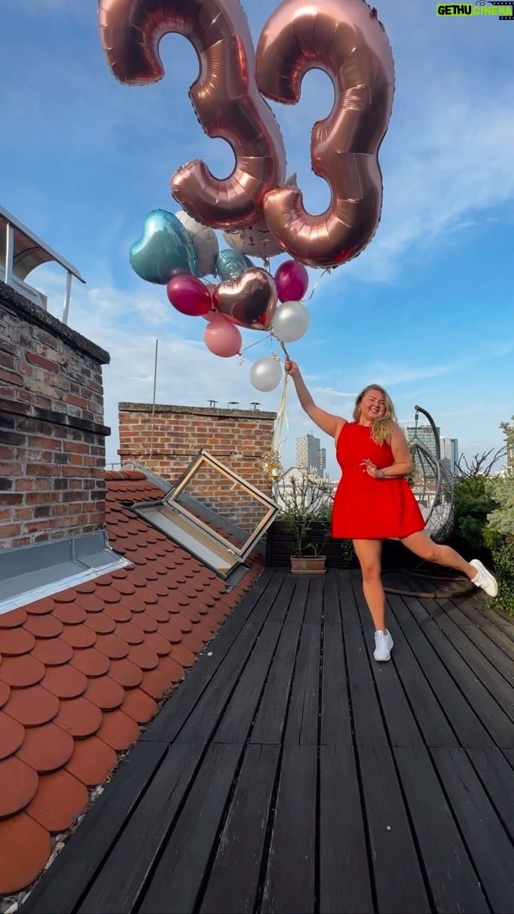 Eva Kramerová - 5.8K Likes - 33 ! To je jedno vážne šťastné číslo 💞 🍾